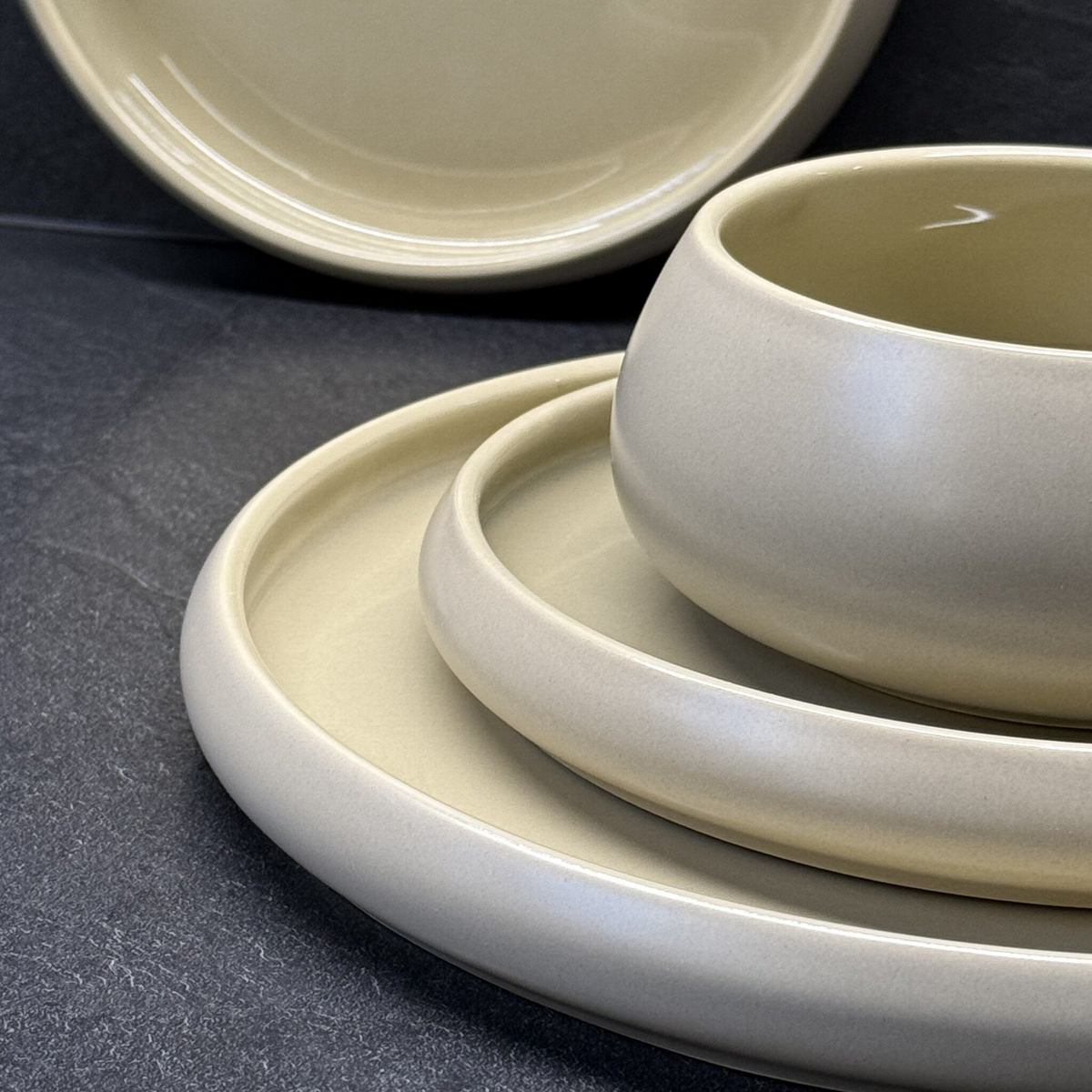 Chubby Porzellan Geschirrset | 24-teilig für 6 Personen | Mattbeige