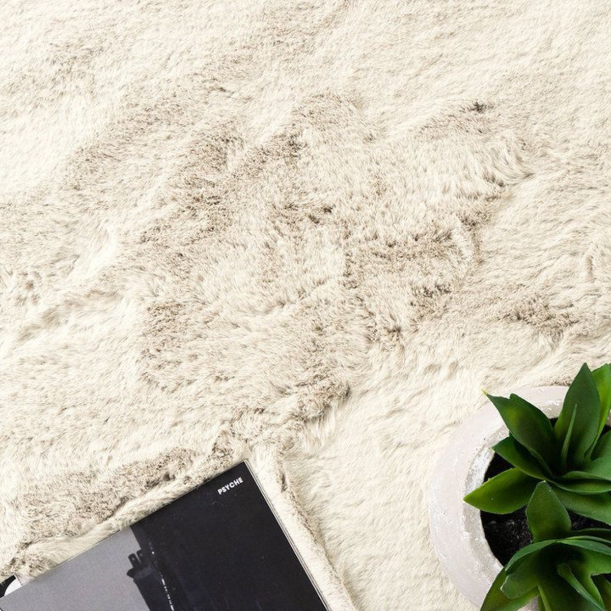 Flauschiger Teppich Beige